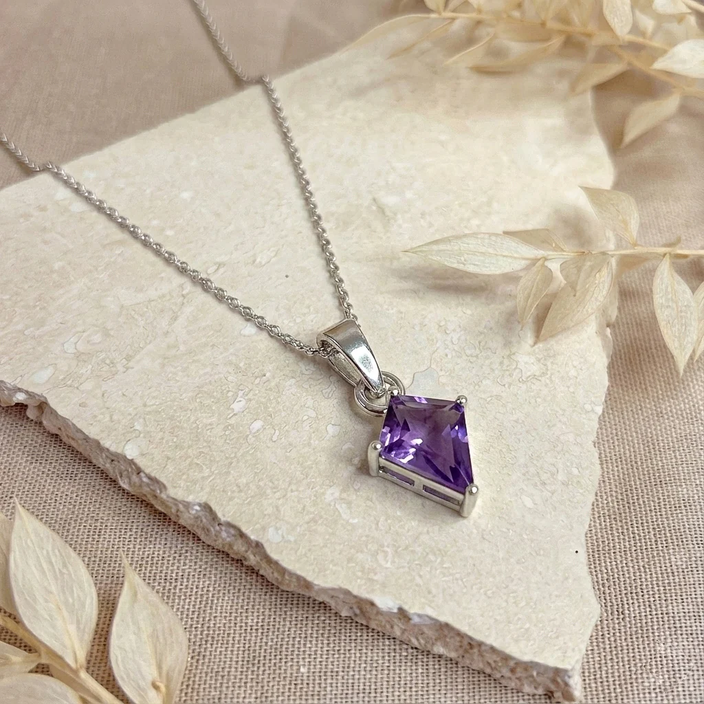 Amethyst Kite Solitaire Pendant Necklace in 925 Sterling Silver 1.4ct - Image 3