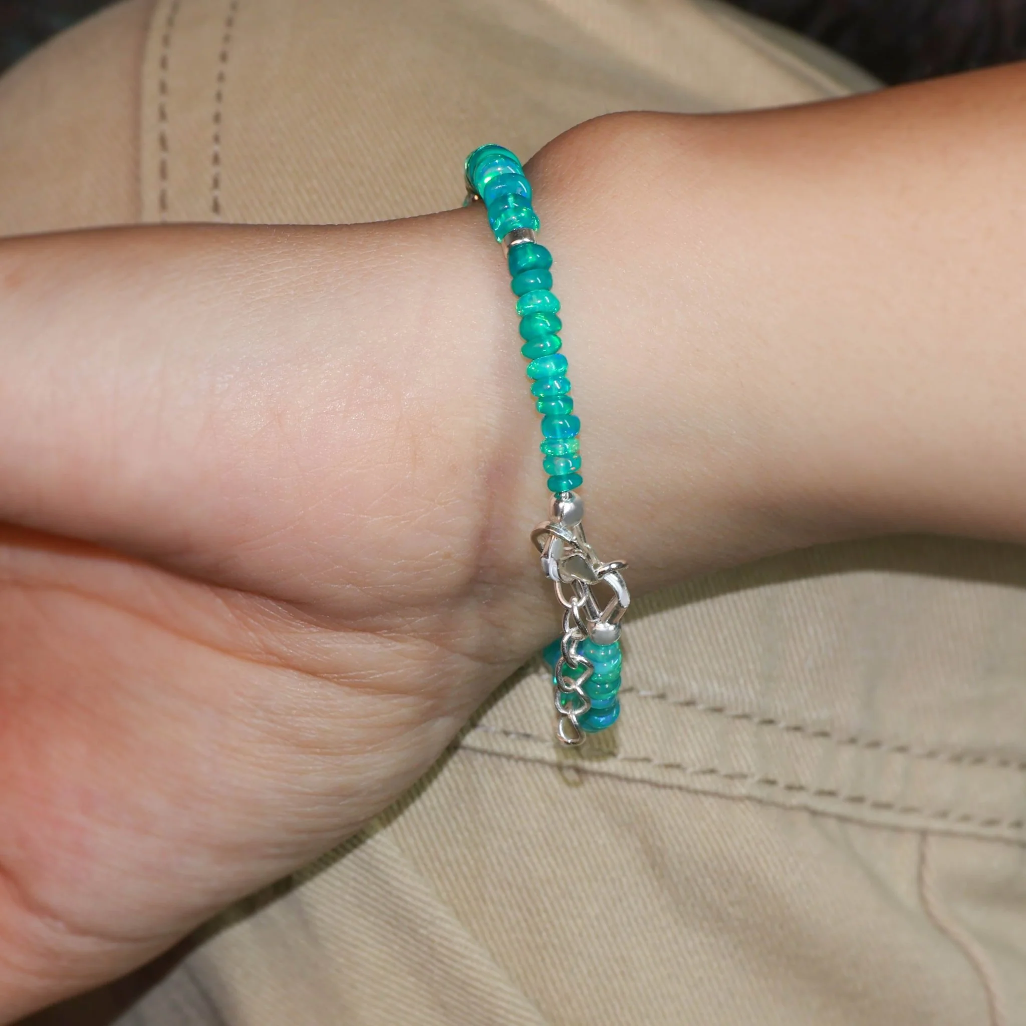 Natural Green Opal Beaded Bracelet With Circular Silver Chakri Beads - Image 5