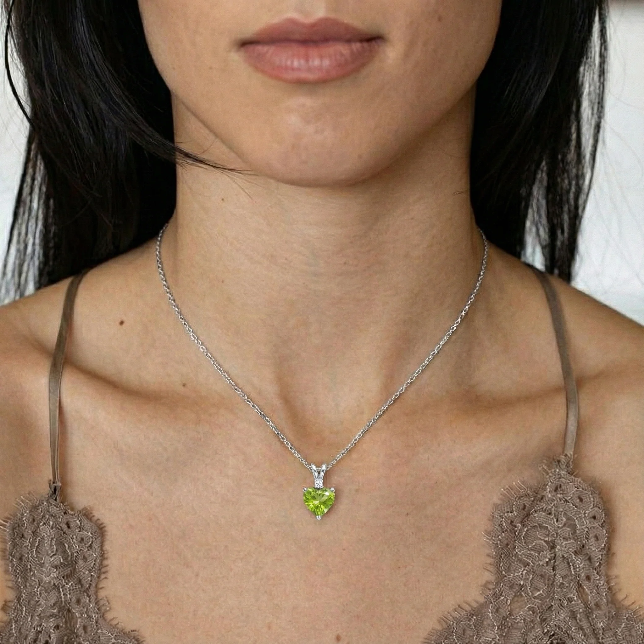 Peridot Heart Pendant Necklace in 925 Sterling Silver 1.5ct - Image 3
