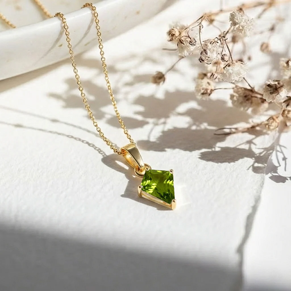 Peridot Kite Solitaire Pendant Necklace in 925 Sterling Silver 1.4ct - Image 13