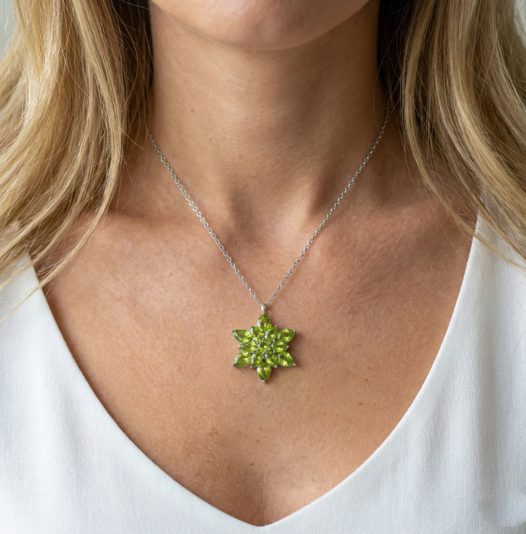 Peridot Pear Floral Pendant Necklace in 925 Sterling Silver 5.70ct - Image 3